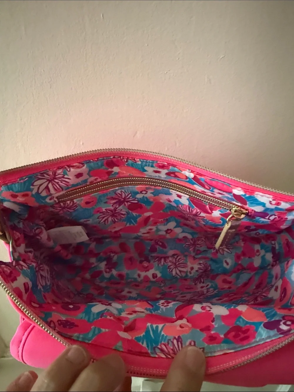 Lilly Pulitzer Hot Pink Crossbody Bag with Floral Lining - Picture 3 of 8